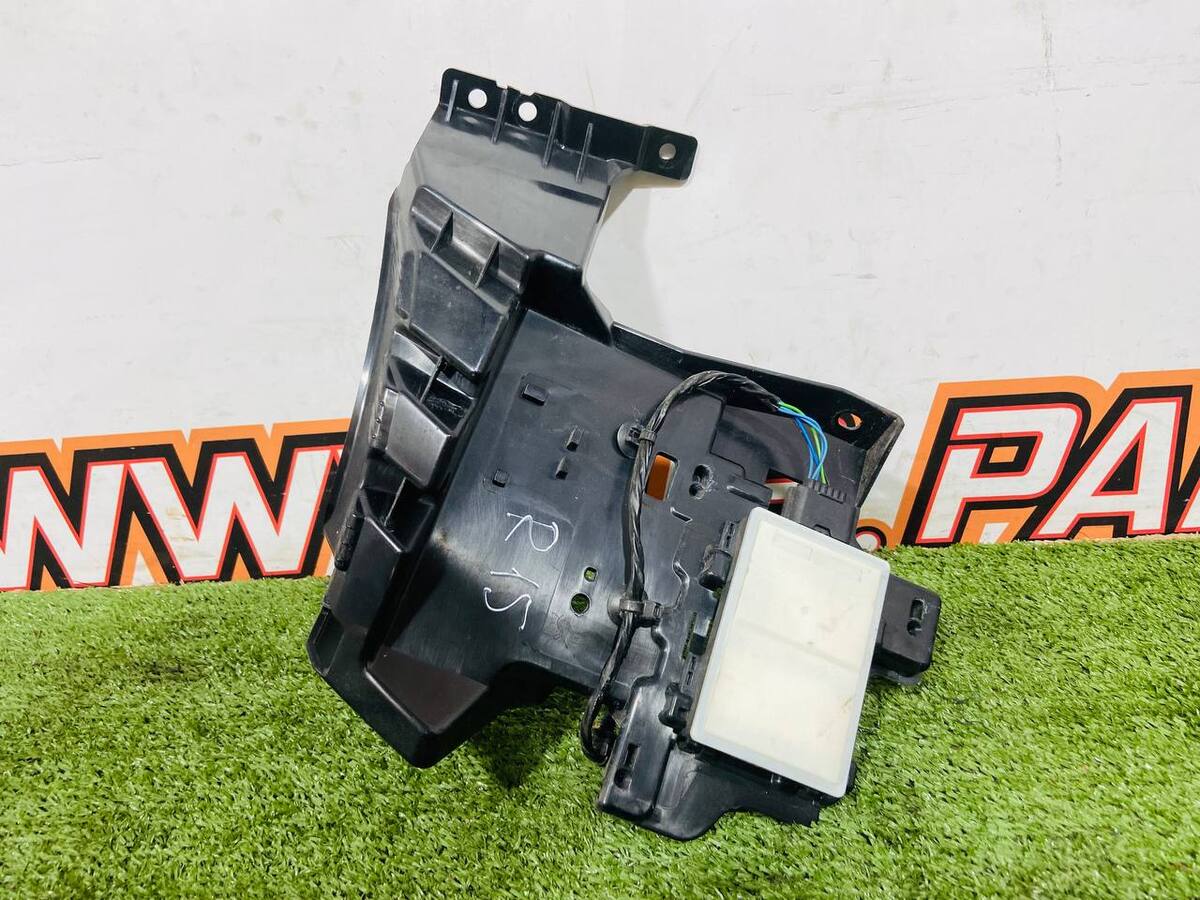 LR127503 Датчик мертвых (слепых) зон с кронштейном правый Land Rover Discovery Sport L550 (2015-) Б/У